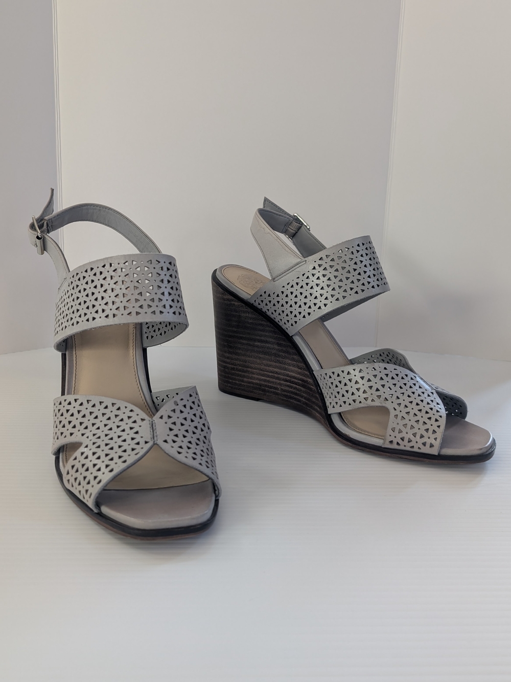 Vince Camuto Delinda Light Gray Leather Laser-Cut Wedge Sandals - Size 9